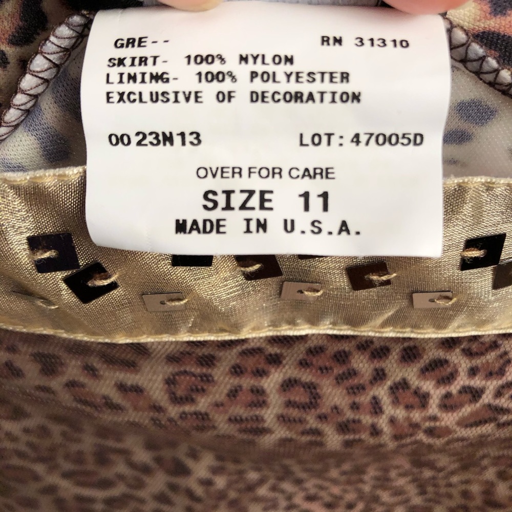 🛑SOLD📦 •
Leopard, Brown Mesh Overlay & Bronze Sequin Skirt•FINAL MARKDOWN - Picture 6 of 8